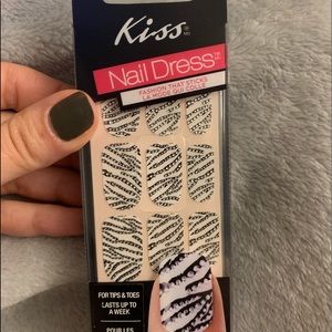 KISS nail dress, nail stickers. Easy nails.Zebra